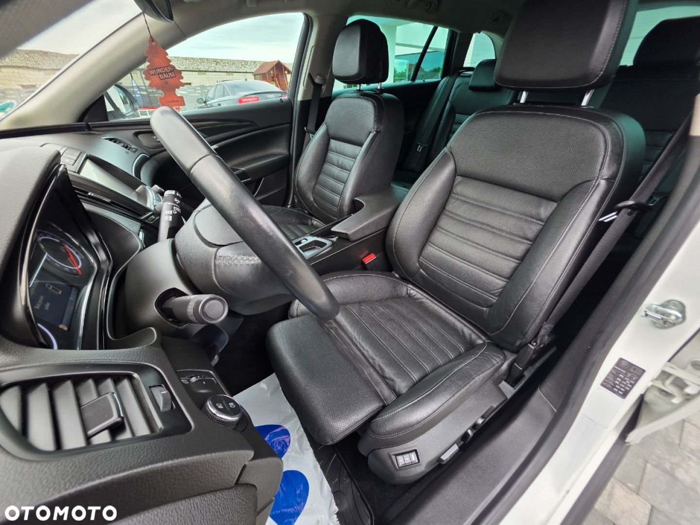 Opel Insignia - 16
