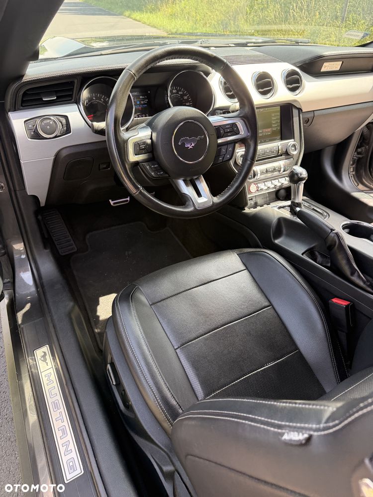 Ford Mustang - 7