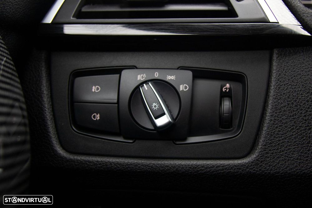 BMW 330 e iPerformance Pack M - 14