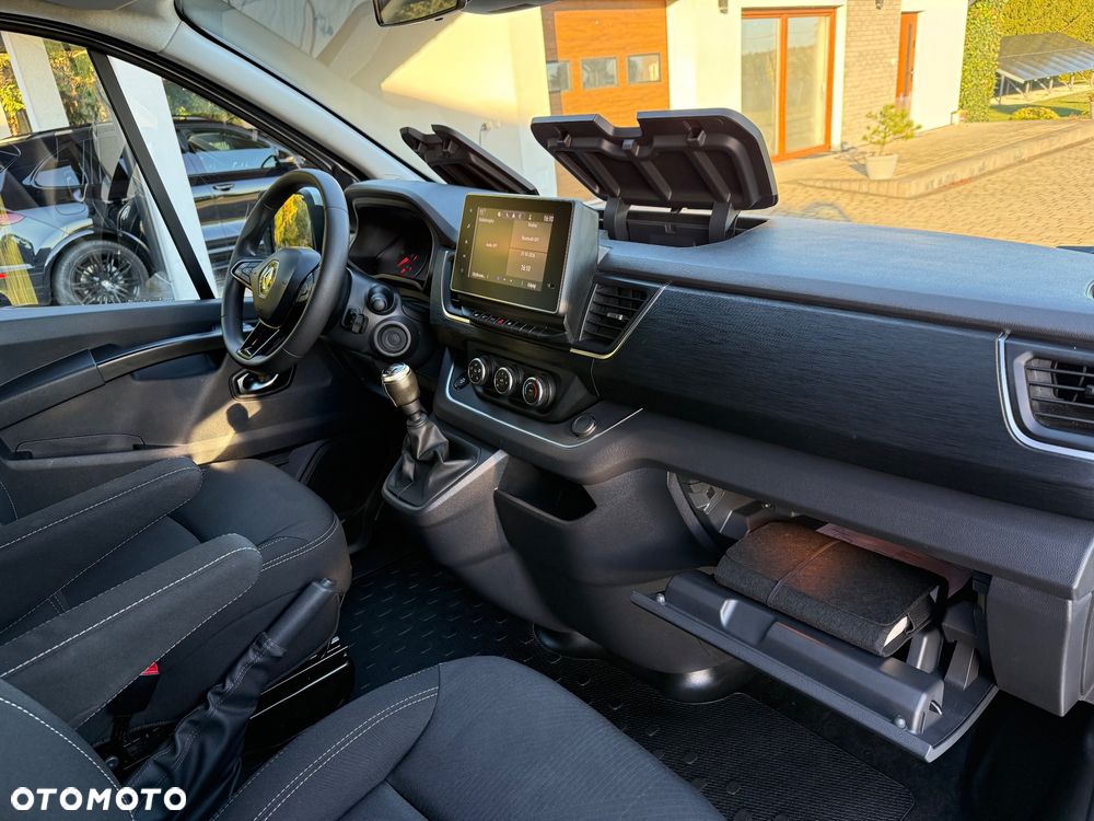Renault Trafic - 16