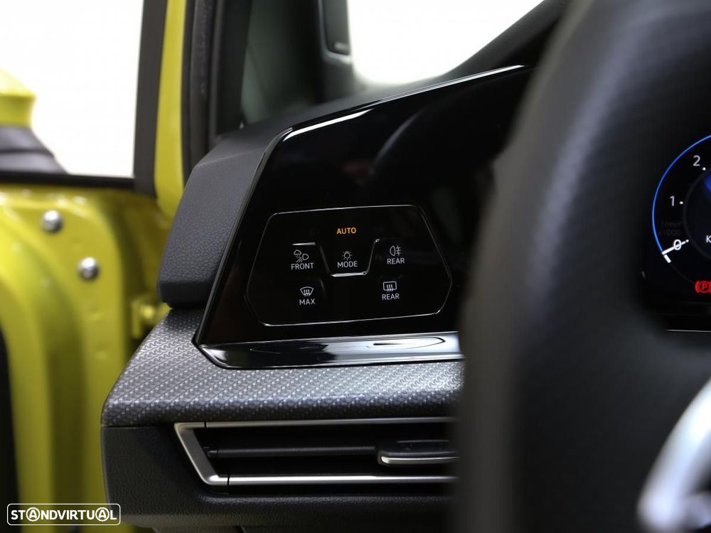 VW Golf Variant 2.0 TDi R-Line DSG - 17