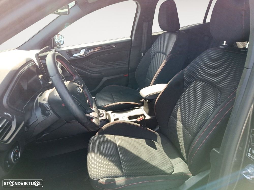 Ford Focus 1.0 EcoBoost MHEV ST-Line - 9