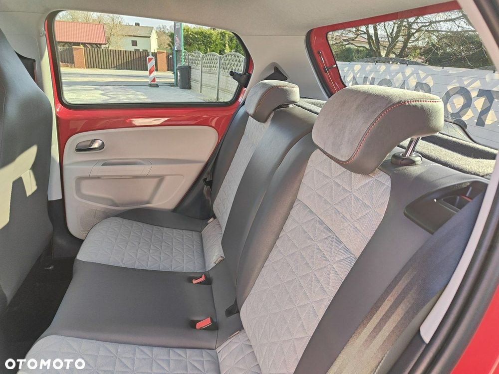 Volkswagen up! 1.0 Beats - 24