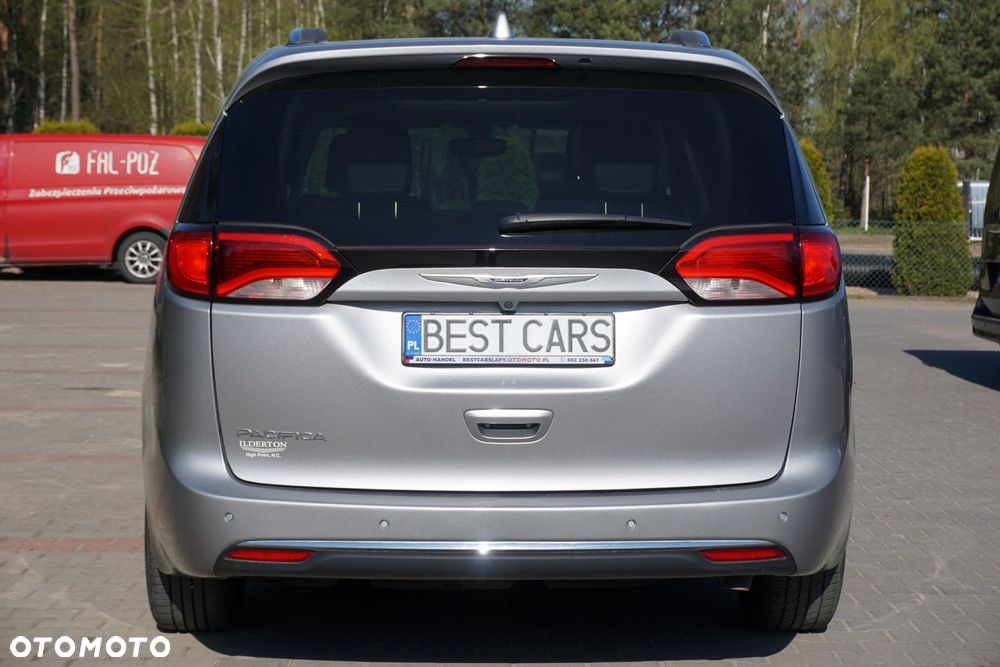Chrysler Pacifica - 6