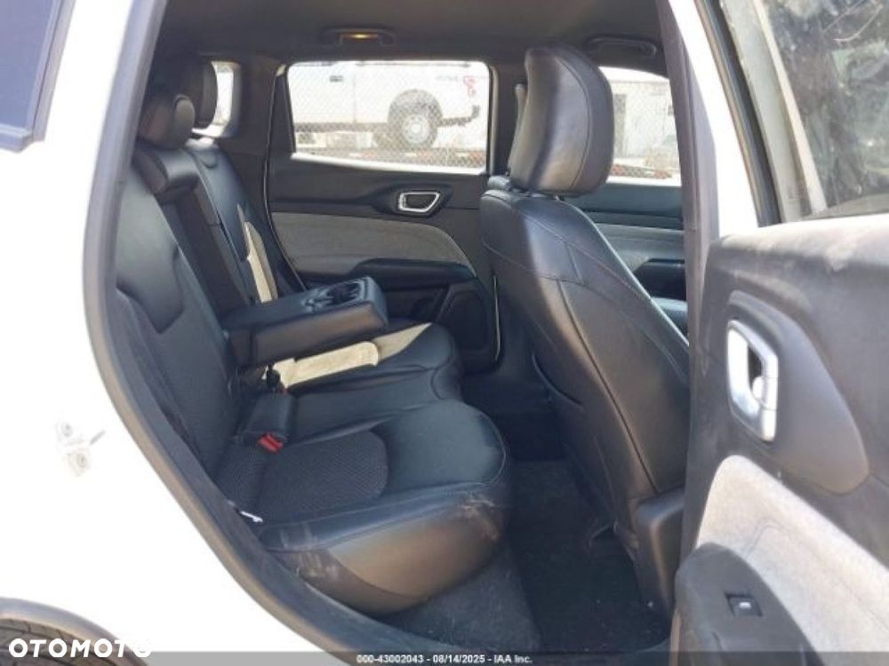 Jeep Compass - 10