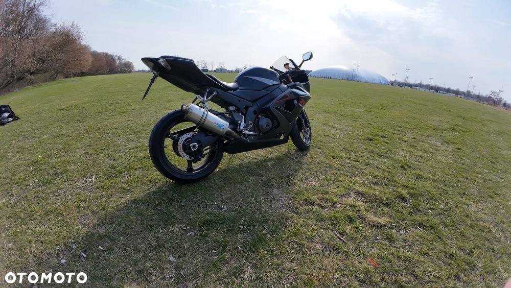 Suzuki GSX-R - 12