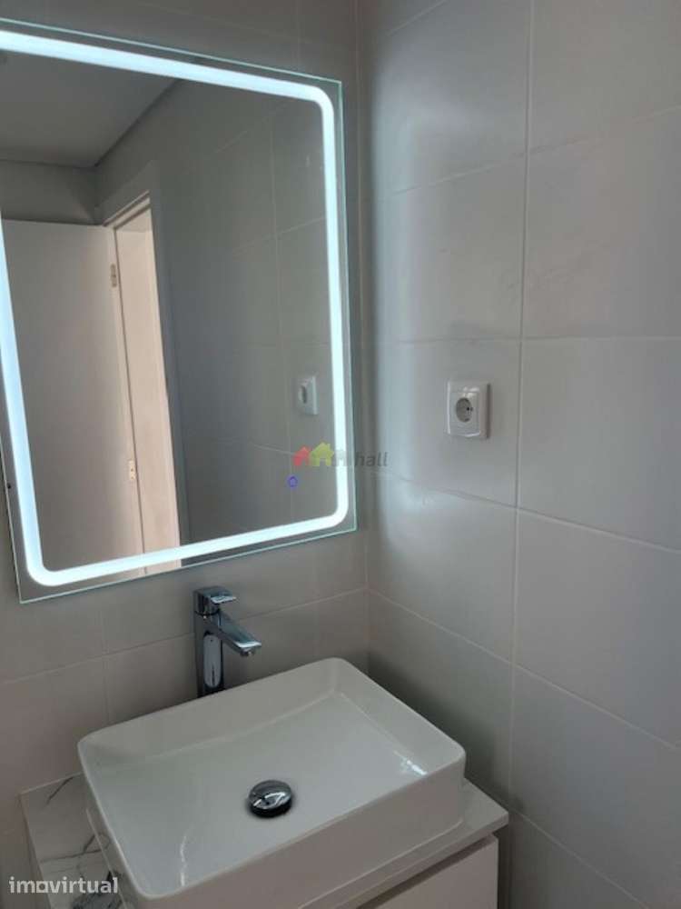 Apartamento T2 totalmente remodelado com 2 varandas - Grande imagem: 5/7