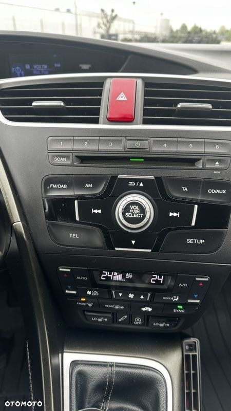 Honda Civic 1.6 i-DTEC Executive Black Edition - 28