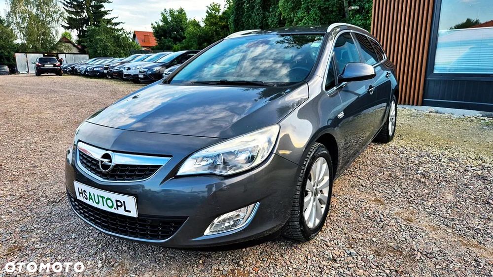 Opel Astra 1.6 T Cosmo - 25