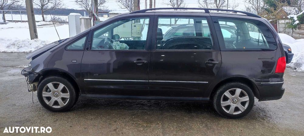 Dezmembrez volkswagen sharan 2.0 BRT cutie manuala 6t JBN culoare LB4V - 4