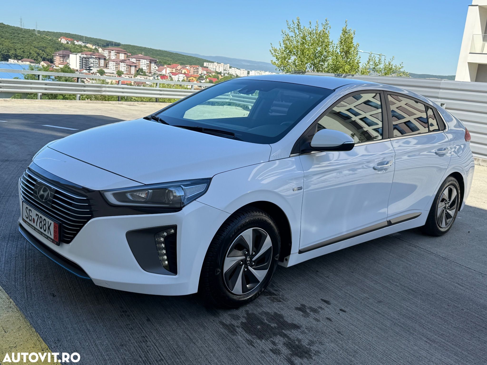 Hyundai IONIQ Hybrid 1.6 GDI Style - 1