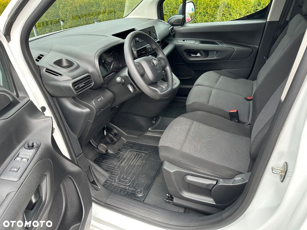 Toyota Proace City 1.5 D-4D 130KM 2,4t Active Long 130KM - 21