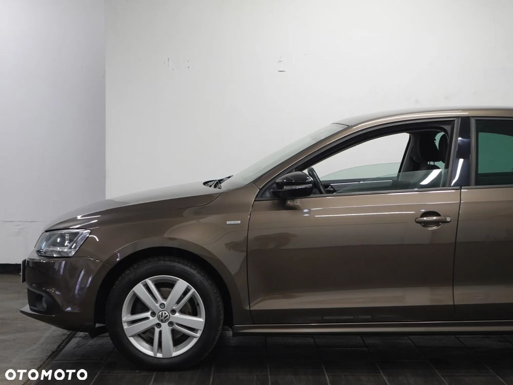 Volkswagen Jetta 1.4 TSI DSG Match - 16