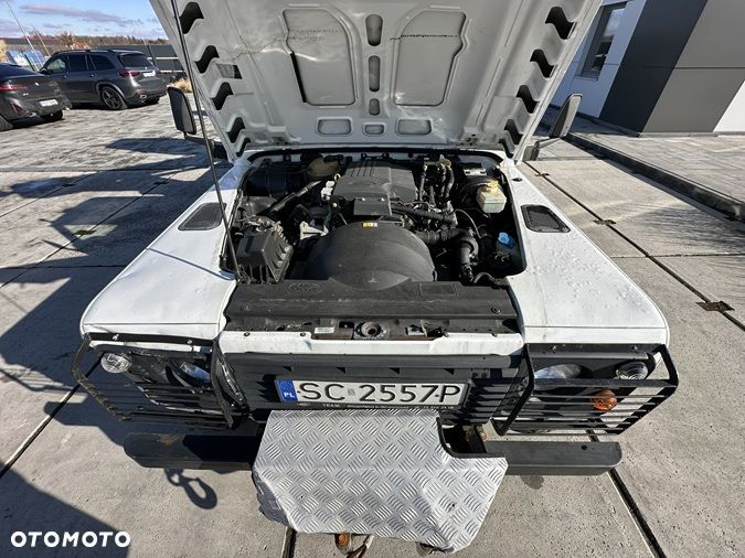 Land Rover Defender - 39