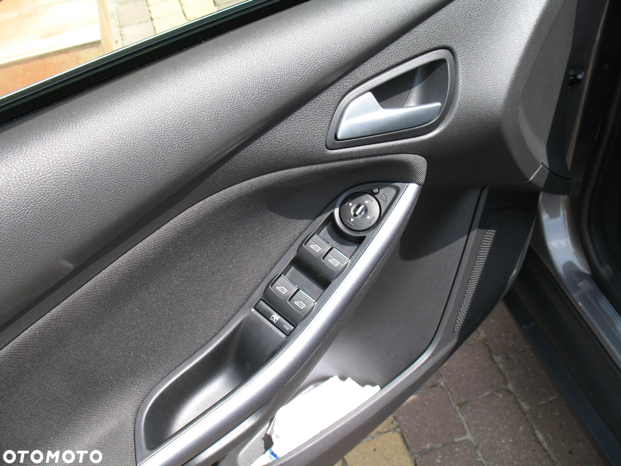 Ford Focus 1.6 EcoBoost Titanium - 11