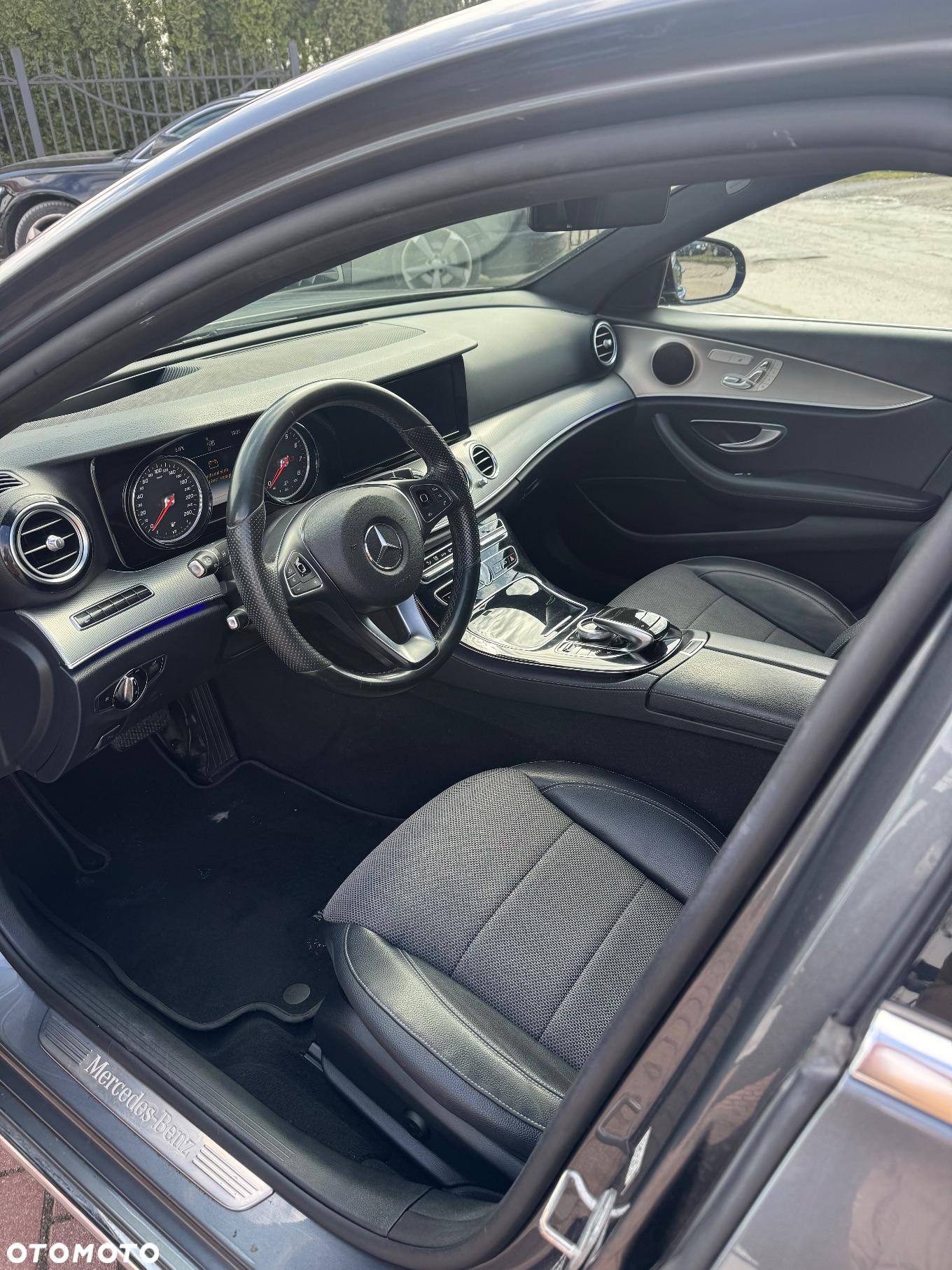 Mercedes-Benz Klasa E 200 4Matic 9G-TRONIC Avantgarde - 5