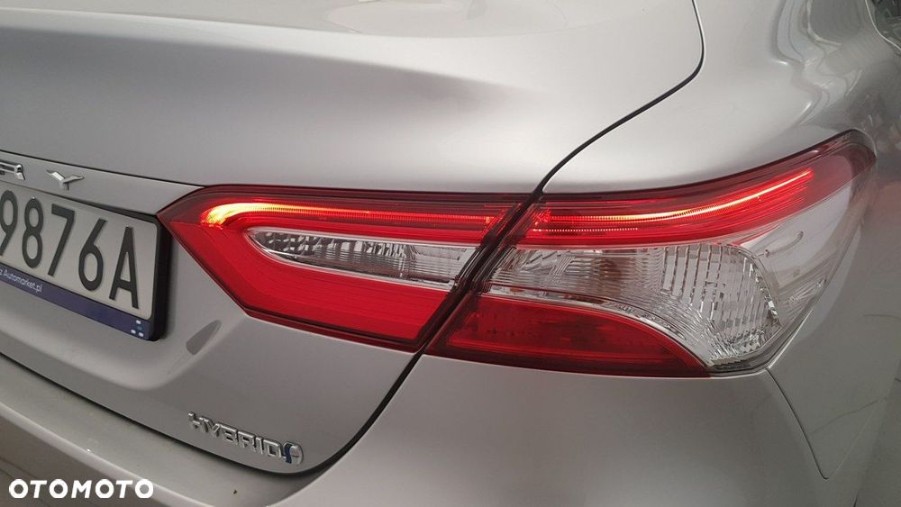 Toyota Camry - 12