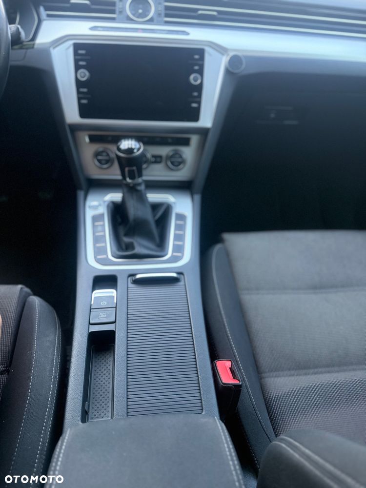 Volkswagen Passat 2.0 TDI BMT Comfortline - 16