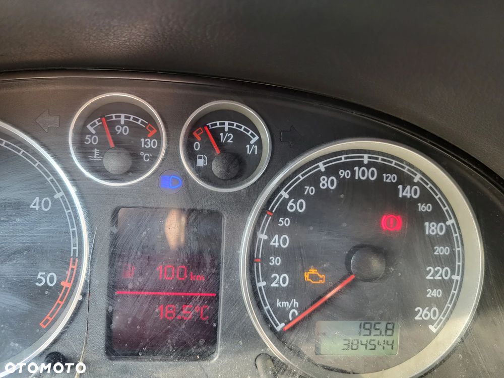 Volkswagen Passat 1.9 TDI Comfortline - 8