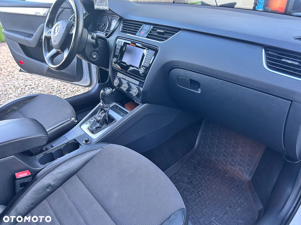 Skoda Octavia 1.6 TDI DPF DSG Elegance - 15