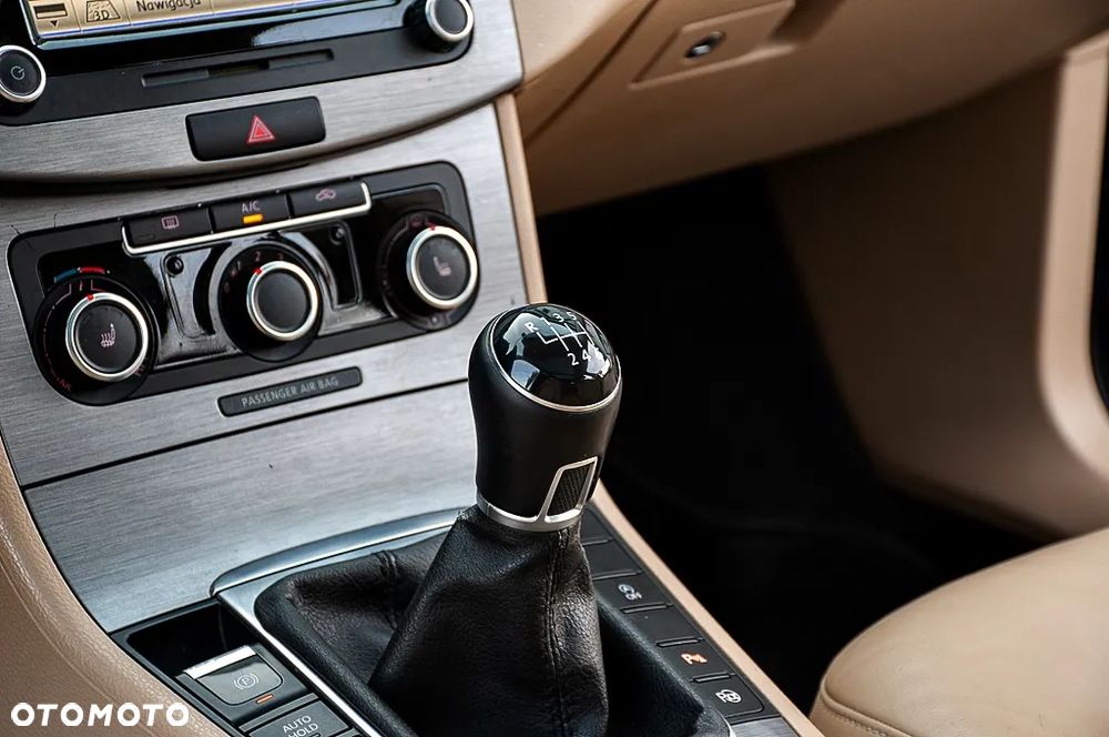 Volkswagen Passat 2.0 TDI 4Mot Highline - 37