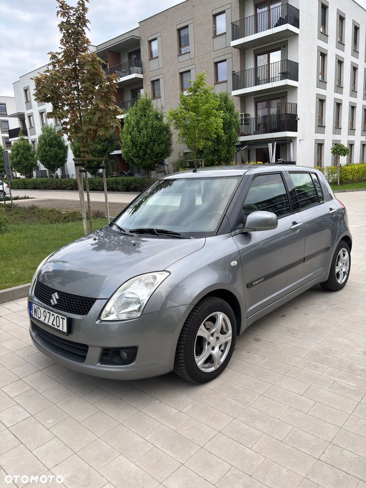 Suzuki Swift - 1