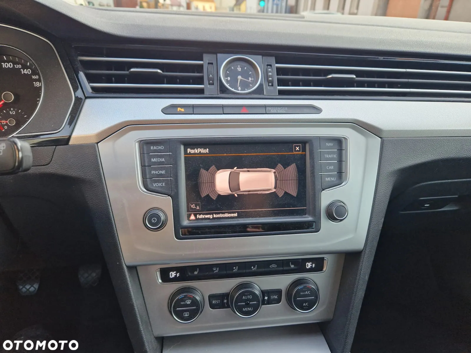 Volkswagen Passat - 15