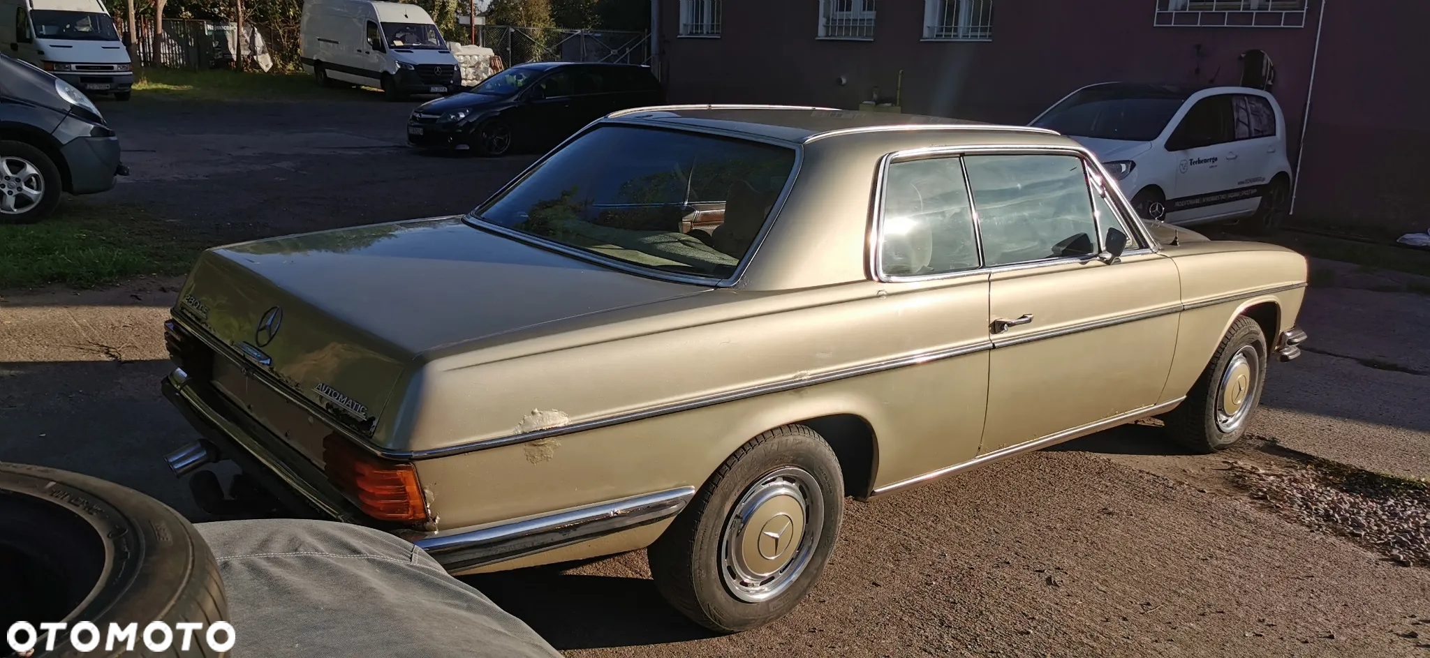 Mercedes-Benz 280 - 6