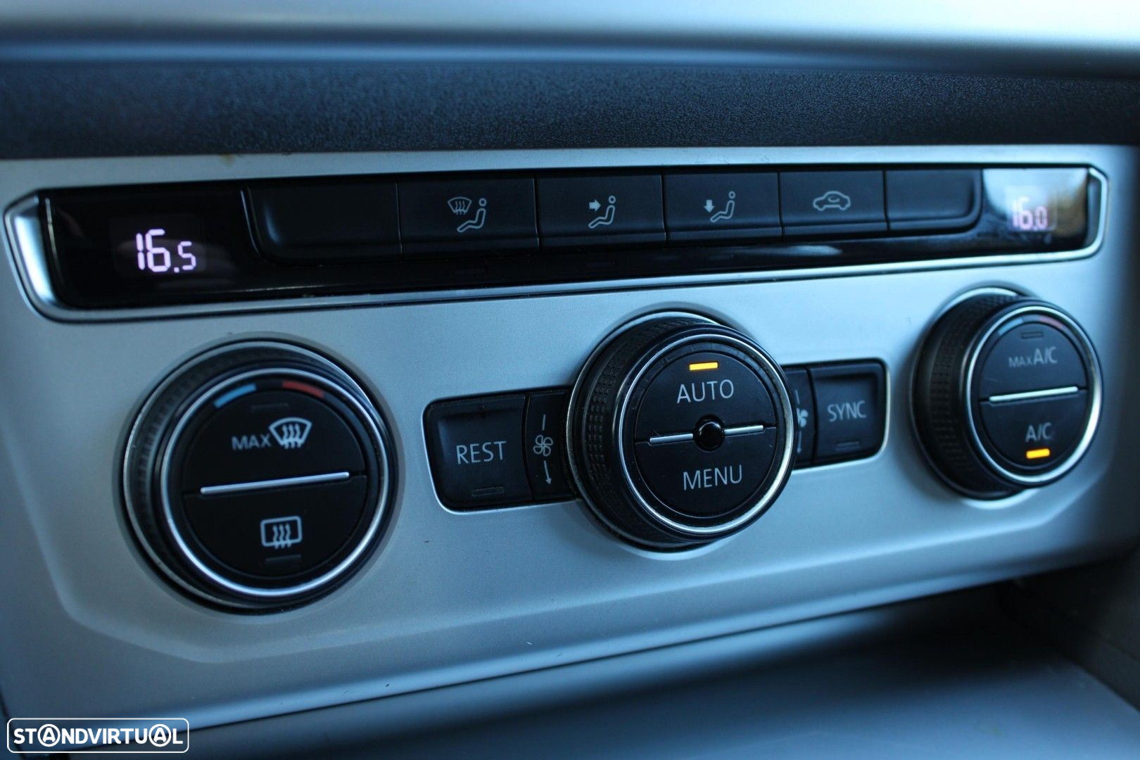 VW Passat Variant 1.6 TDI BlueMotion - 18