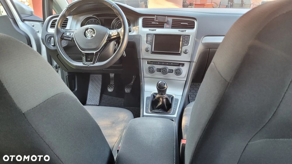 Volkswagen Golf 1.4 TSI BMT Comfortline - 26