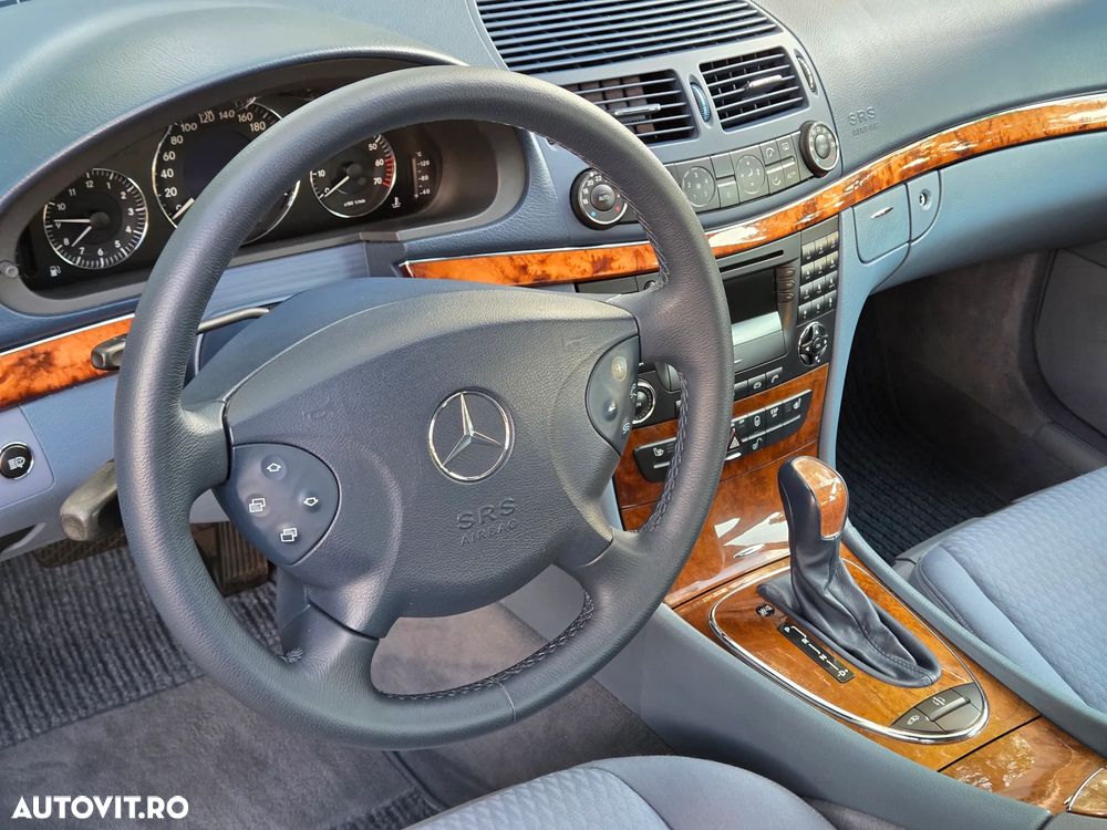 Mercedes-Benz E - 33
