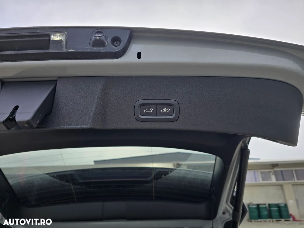 Volvo XC 40 B4 AT FWD MHEV Ultimate Dark - 7