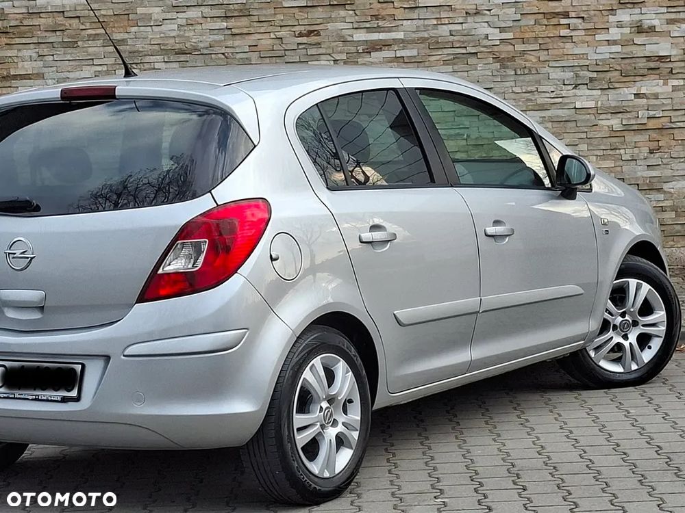 Opel Corsa 1.4 16V 150 Jahre - 21