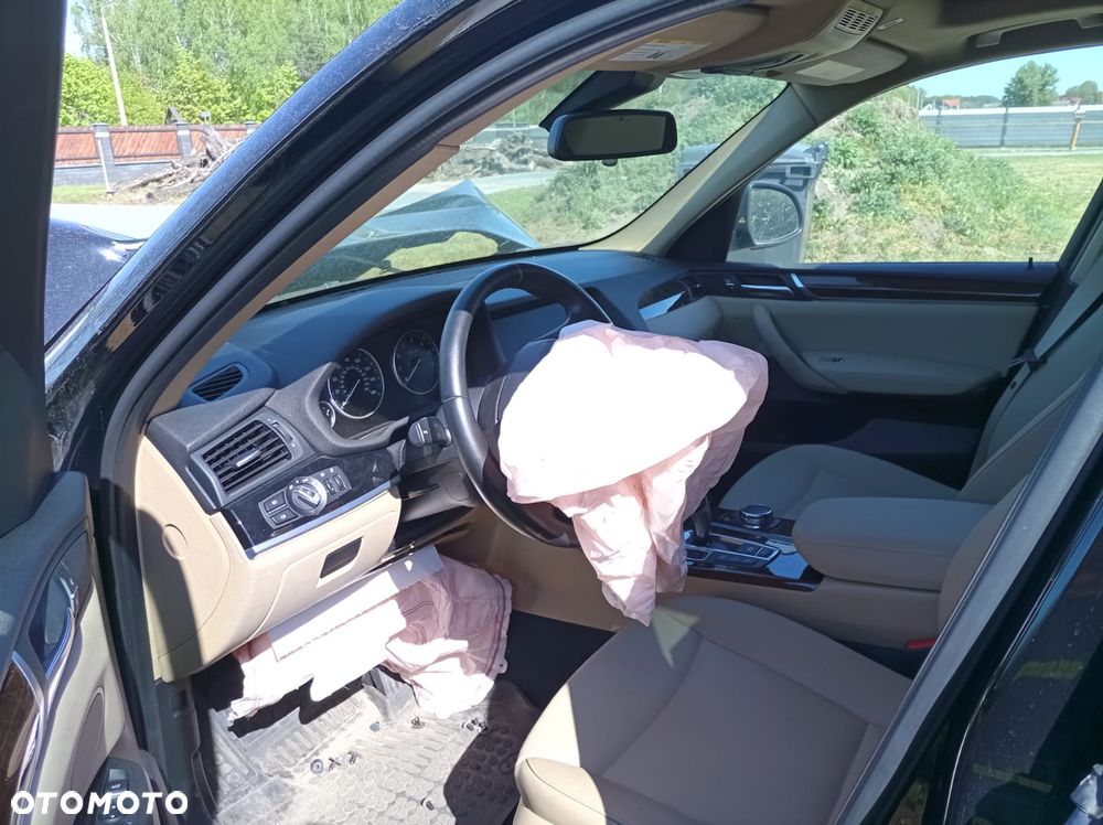 BMW X3 xDrive28i Sport-Aut - 2