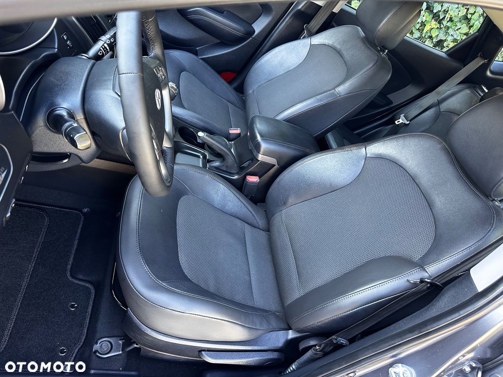 Hyundai ix35 1.6 2WD Fifa World Cup Edition - 18