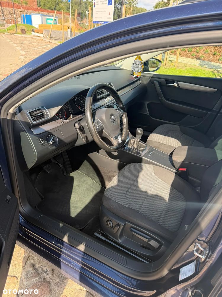 Volkswagen Passat 2.0 TDI Comfortline - 10