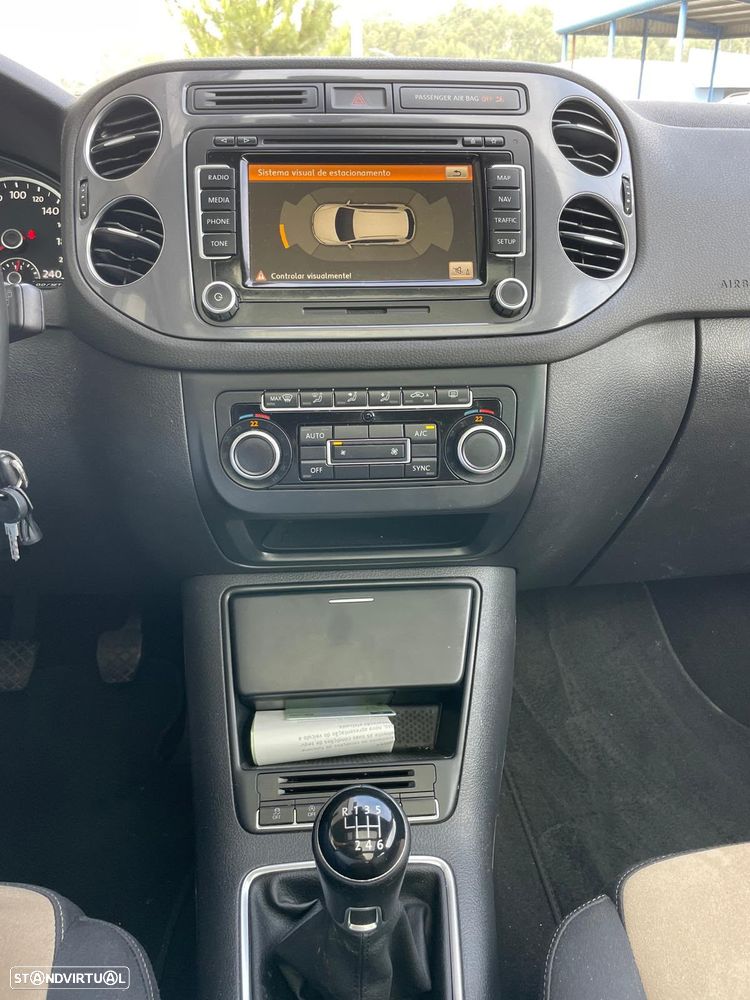 VW Tiguan 2.0 TDi Sport BlueMotion - 2