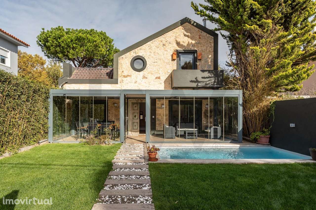 Moradia T3+1 de Charme com Piscina no Coração de Cascais - Grande imagem: 2/43