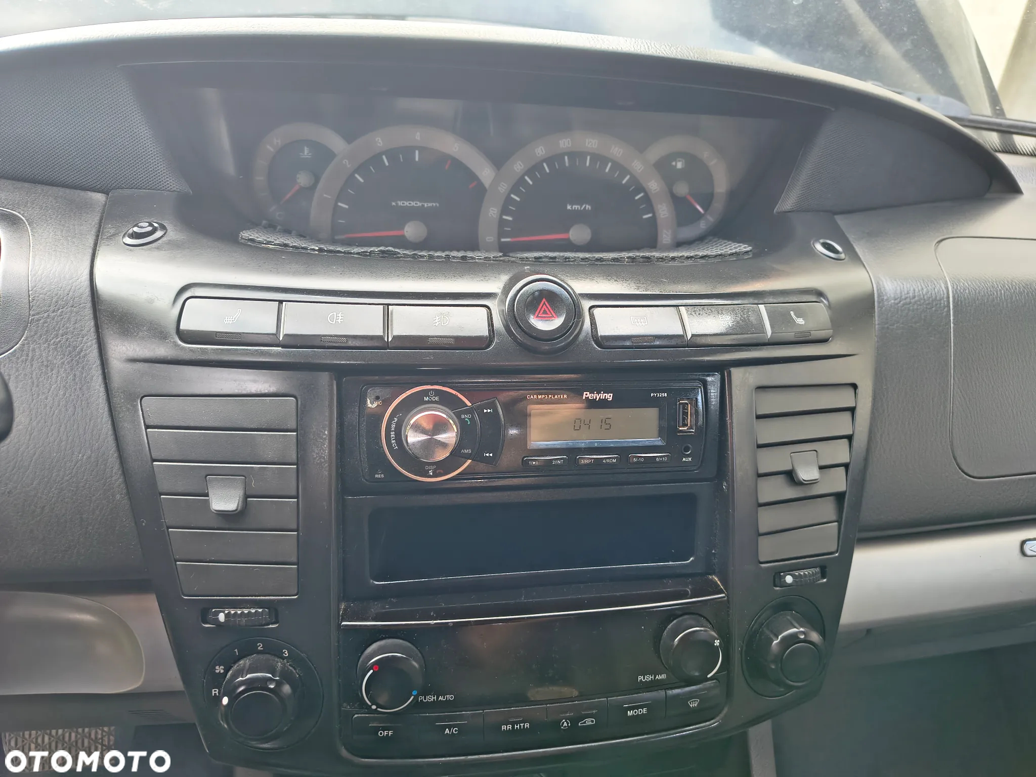 SsangYong/KGM Rodius - 11