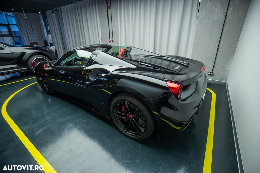 Ferrari 488 Spider - 7