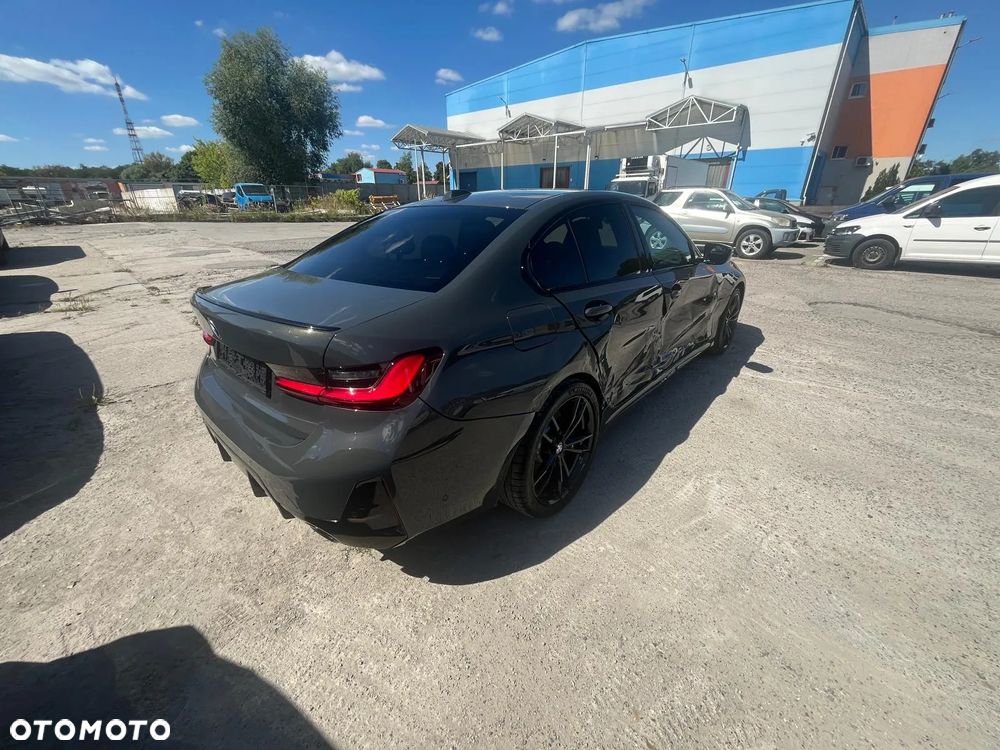 BMW Seria 3 330i xDrive M Sport sport - 33