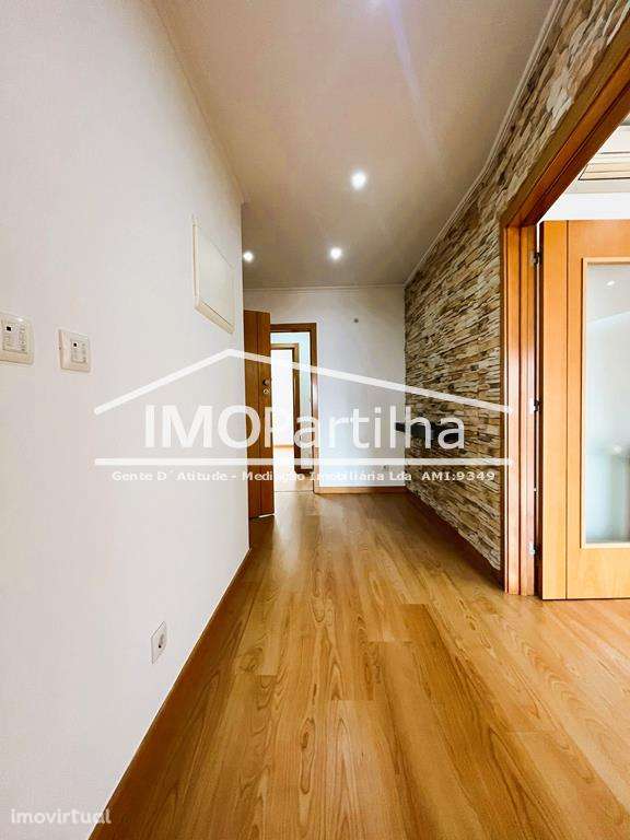 Apartamento T3
Odivelas - Grande imagem: 2/25