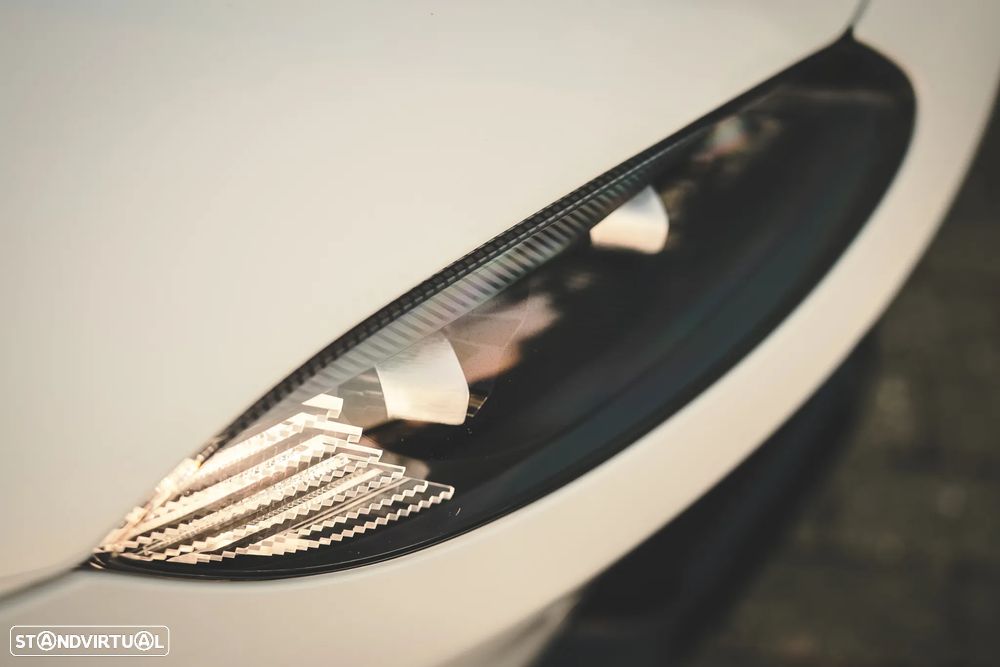 Aston Martin Vantage Coupe V8 - 6