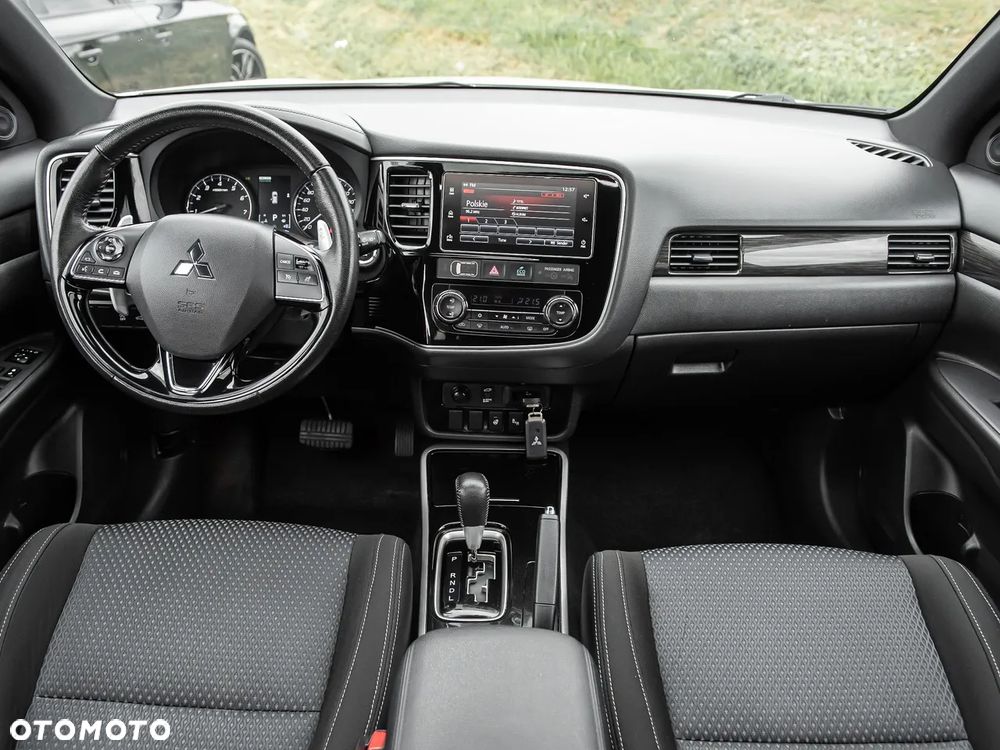 Mitsubishi Outlander - 28