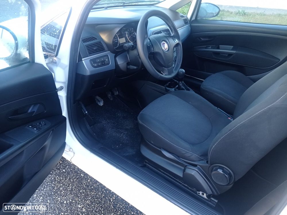 Fiat Grande Punto - 10