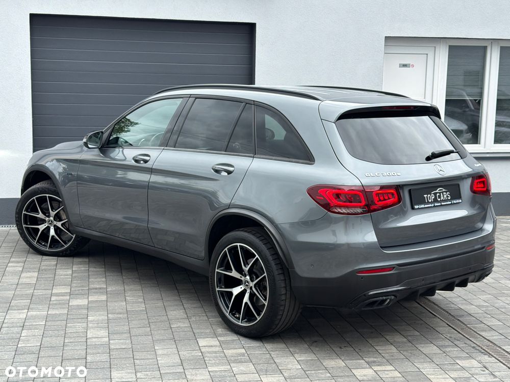 Mercedes-Benz GLC 300 e 4Matic 9G-TRONIC Edition AMG Line - 26