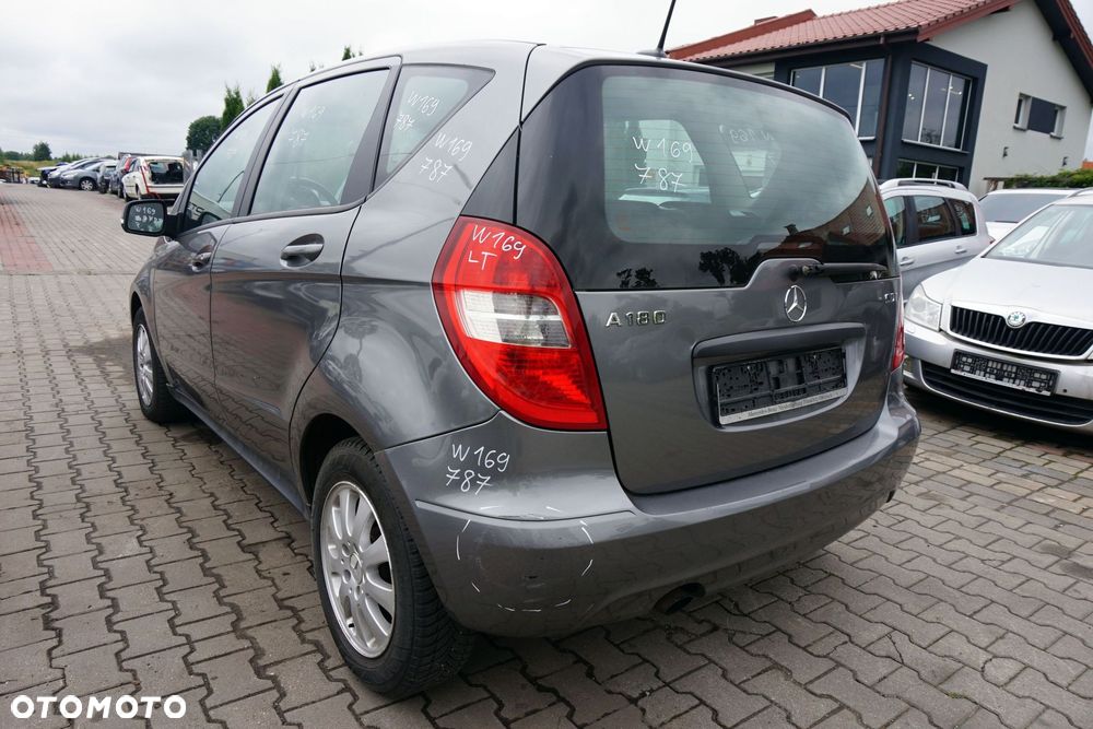 MERCEDES A-KLASA W169 LIFT 5D HB 2011 787 2.0 CDI OM640940 109KM 711640 SREBRNY na części - 3