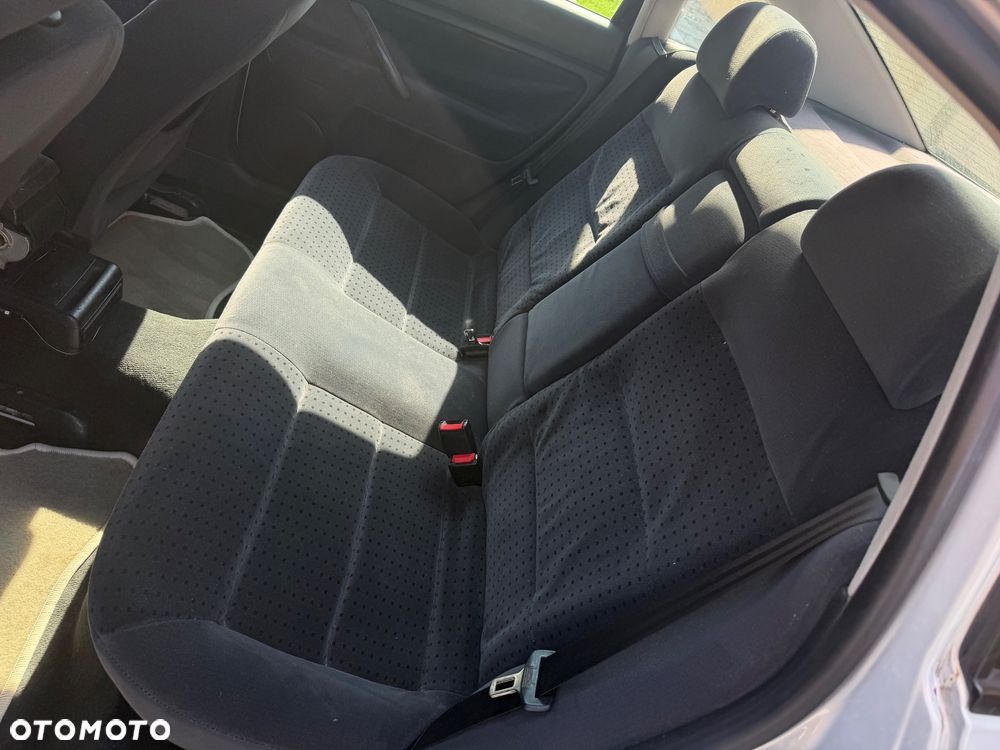 Volkswagen Passat 1.9 TDI CL - 11