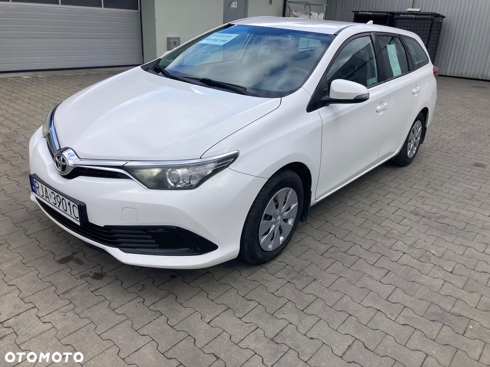 Toyota Auris - 5