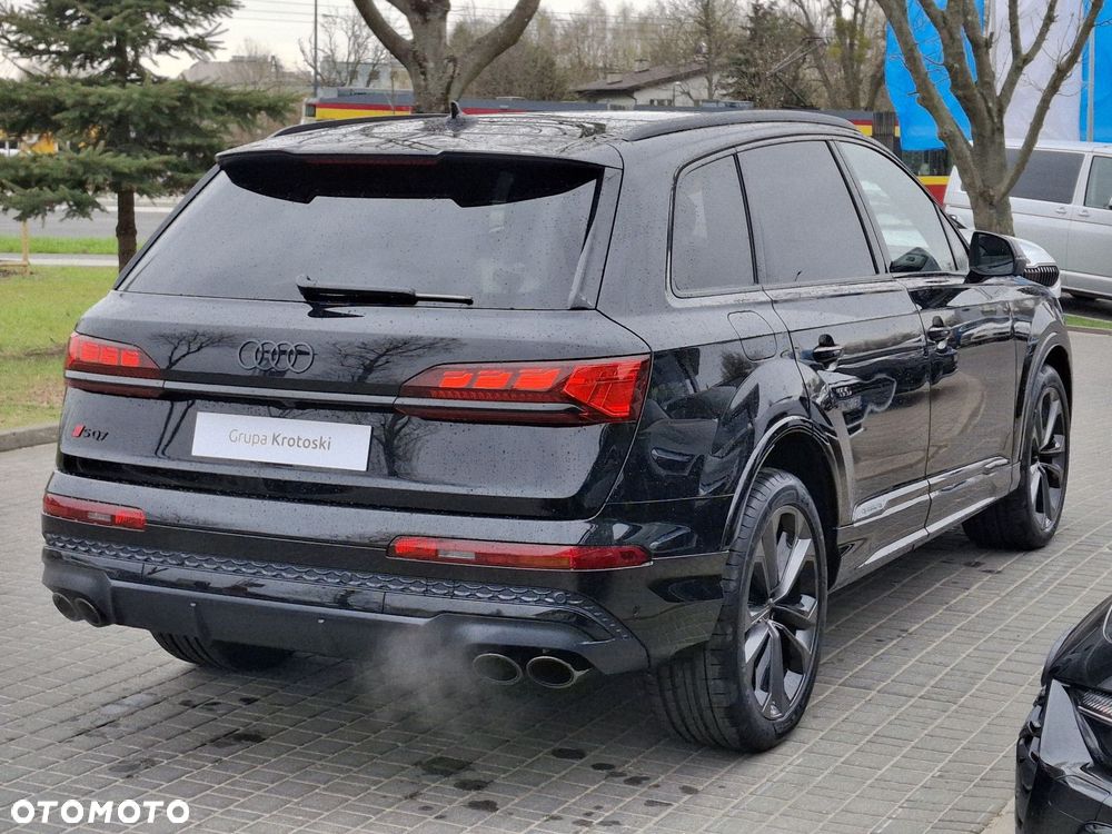 Audi SQ7 - 7